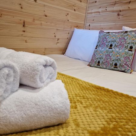 Gorse Gorgeous Glamping Hideaway Lägenhet Dundonnell Exteriör bild