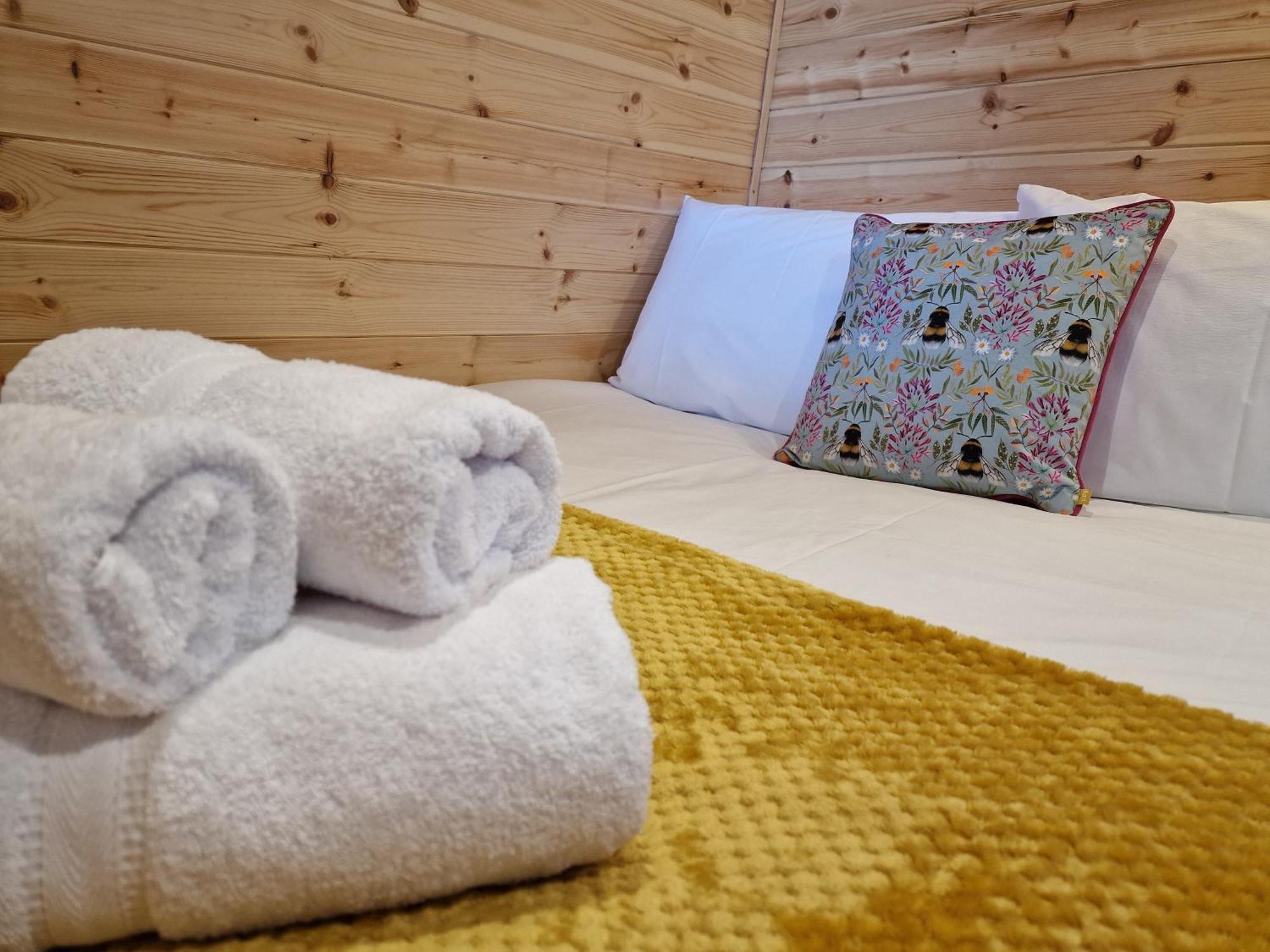 Gorse Gorgeous Glamping Hideaway Lägenhet Dundonnell Exteriör bild