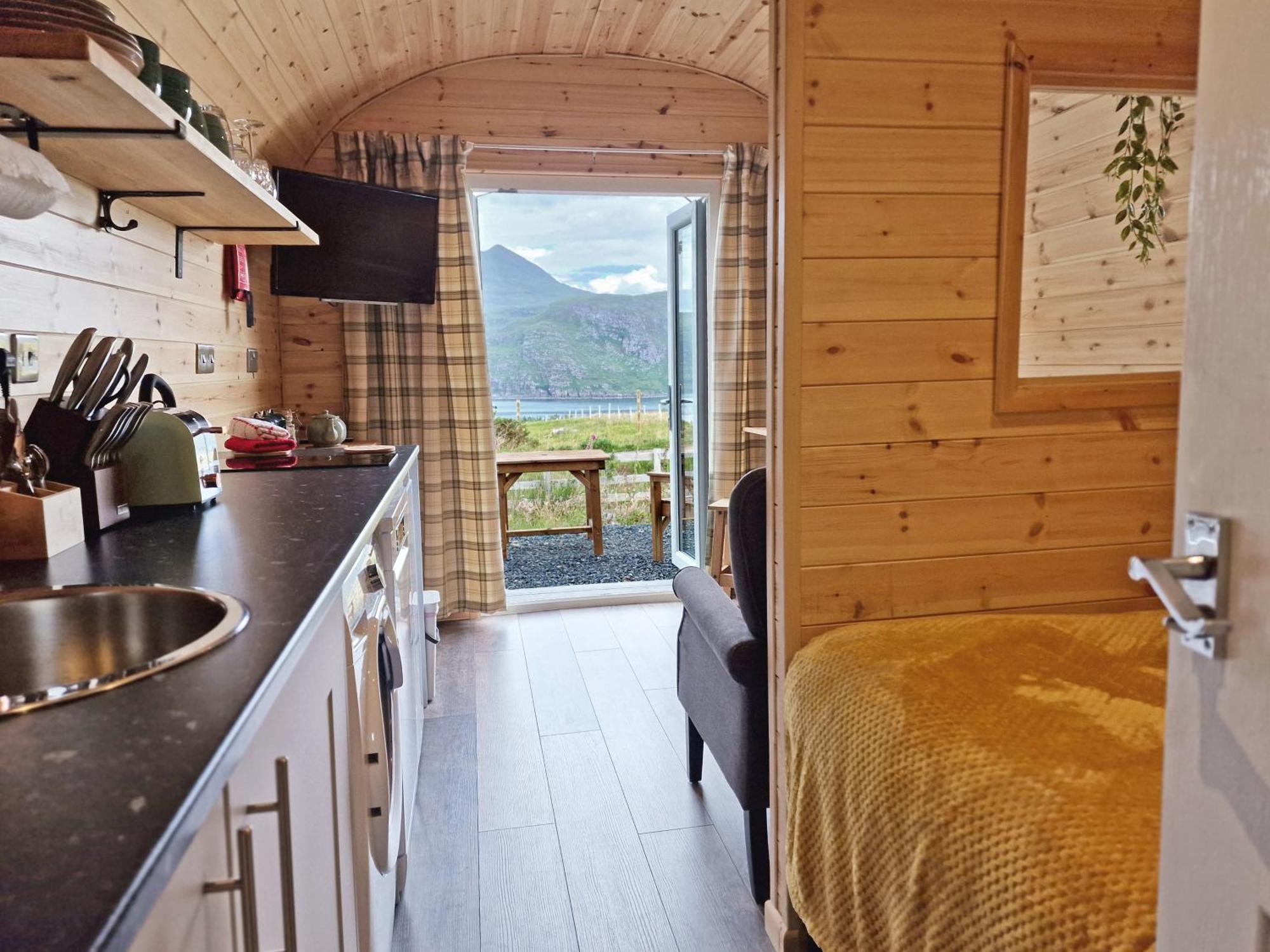 Gorse Gorgeous Glamping Hideaway Lägenhet Dundonnell Exteriör bild