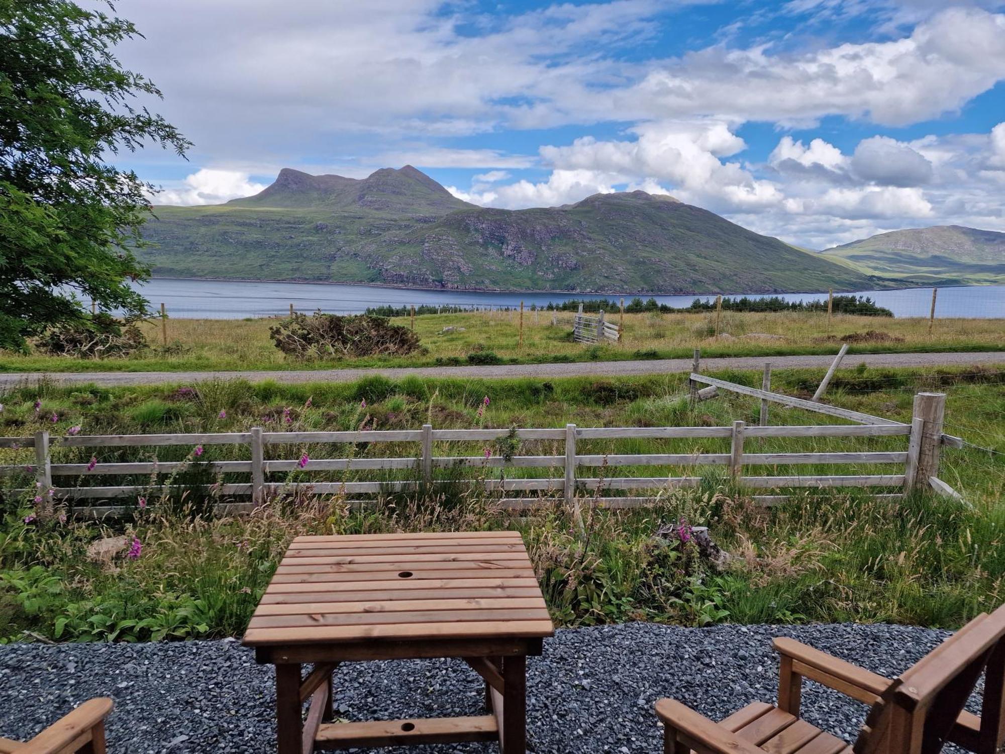 Gorse Gorgeous Glamping Hideaway Lägenhet Dundonnell Exteriör bild