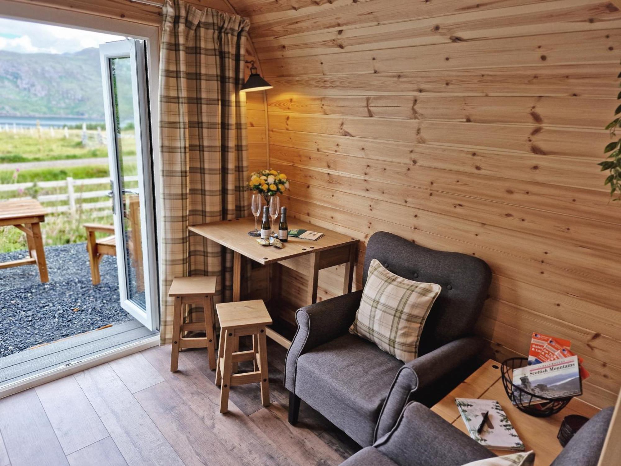 Gorse Gorgeous Glamping Hideaway Lägenhet Dundonnell Exteriör bild